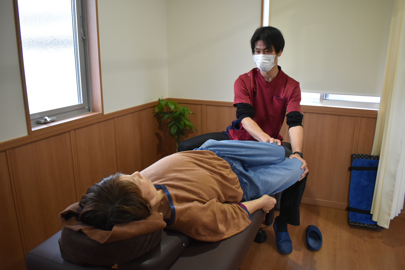 身体の状態を確認している様子